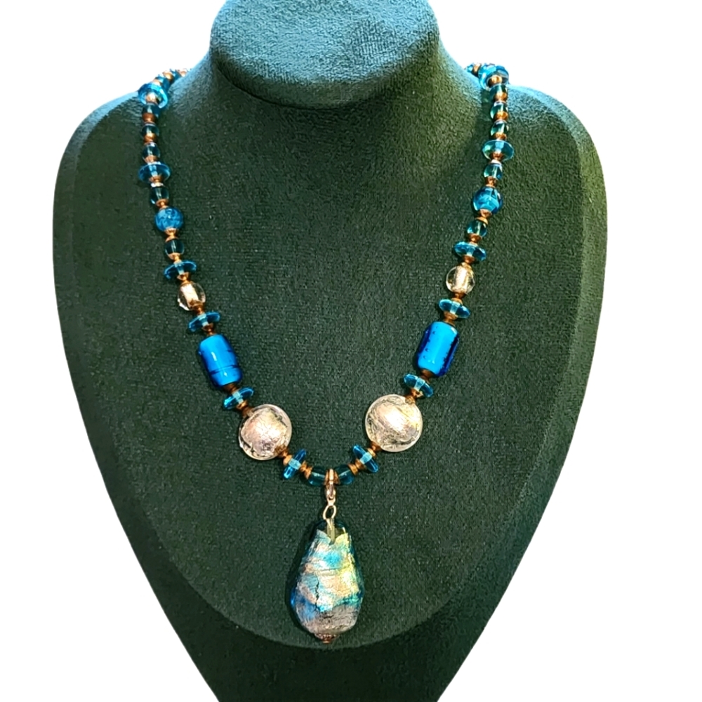 Vintage NWT Hilary London Murano Glass Necklace